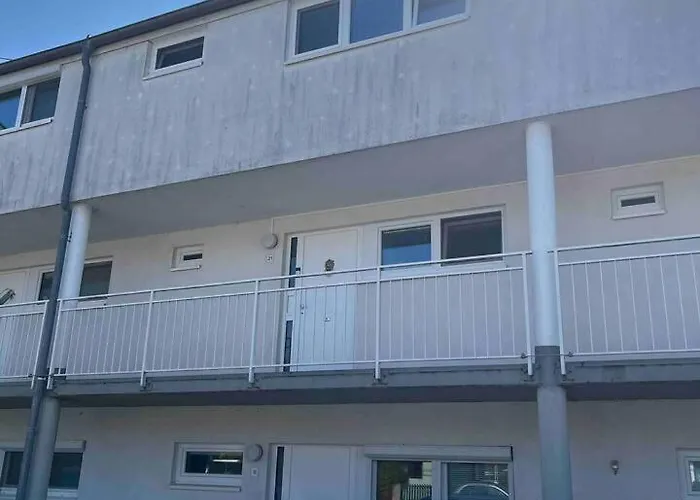 Wonderful Maisonette In With Parking Daire